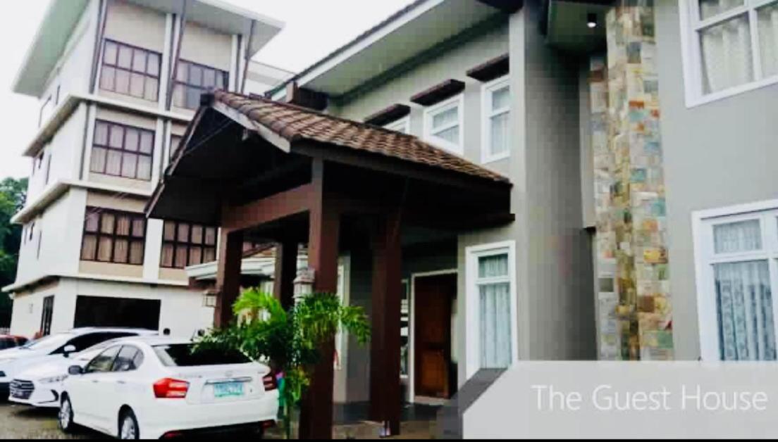 The Guest House Laoag Exterior photo